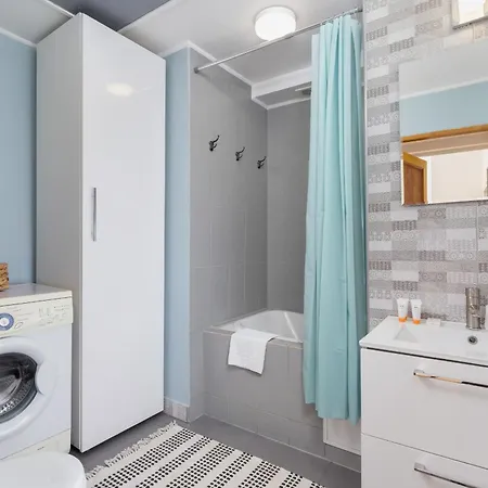 Apartment Starowislna With Ac & Pet-friendly By Renters *