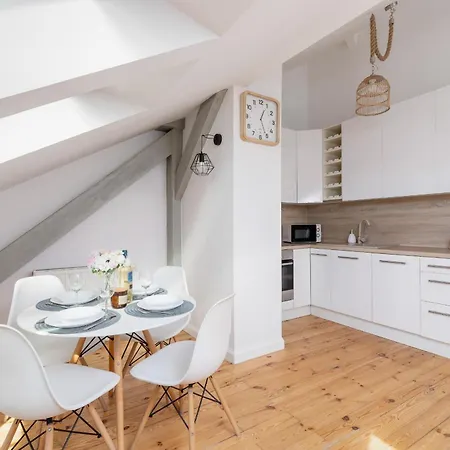 Apartment Starowislna With Ac & Pet-friendly By Renters Krakow